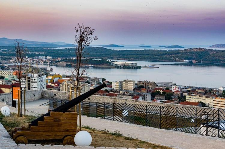 N & D Apartment Šibenik Екстериор снимка